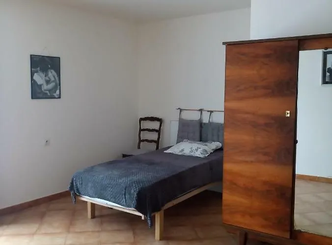 Comme Chez Vous Bayons