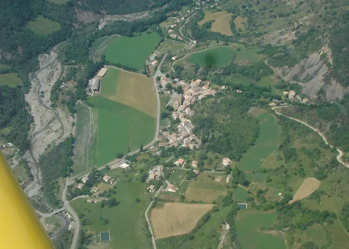 Comme Chez Vous Bayons